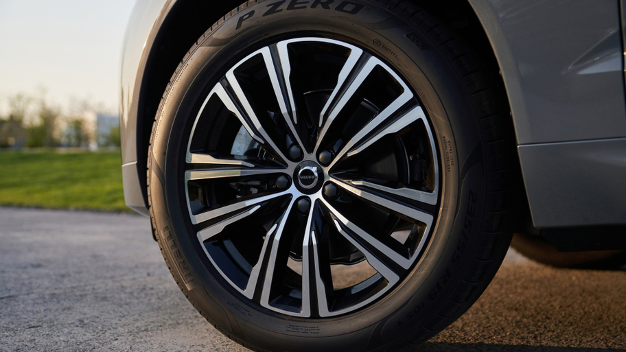 volvo_xc60_b5_awd_r-design_95.jpg