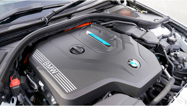 bmw_330e_m_sport_576.jpg