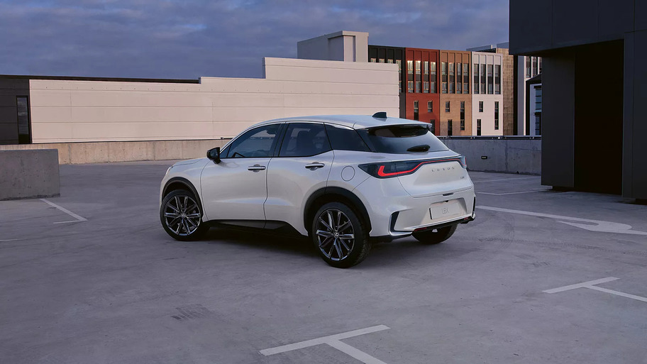 Lexus LBX