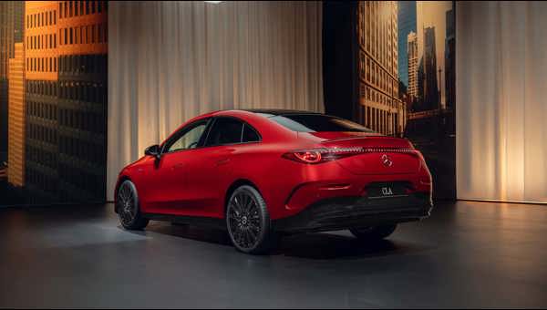 Mercedes-Benz CLA Serisi Sedan