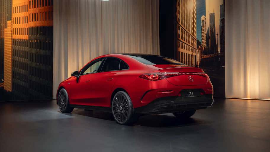 Mercedes-Benz CLA Serisi Sedan