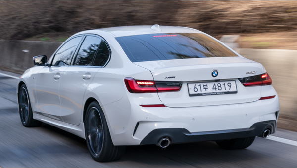 bmw_330i_m_sport_36_093c05110d9f0926.jpg