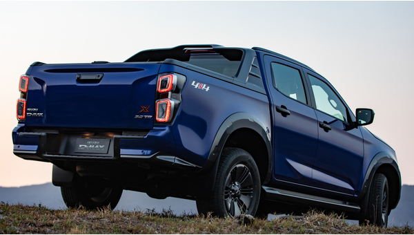 isuzu_d-max_85_038f01960e6309bd.jpg