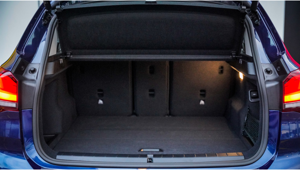 bmw_x1_sdrive18i_10.jpg