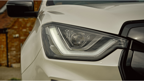 isuzu_d-max_v-cross_4_4_double_cab_1.jpg