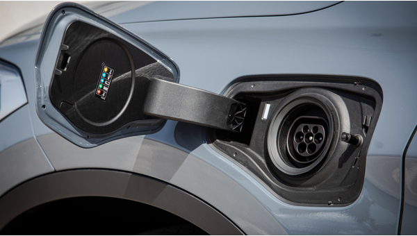 bmw_x1_xdrive25e_xline_6.jpg