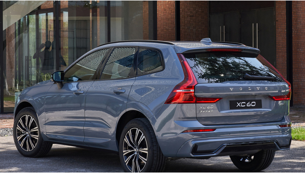 volvo_xc60_b5_awd_r-design_89_0311028805b903ea.jpg
