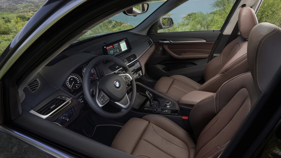 bmw_x1_xdrive25i_xline_50.jpg