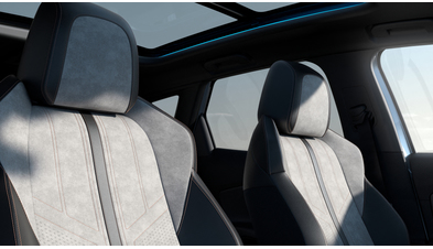 peugeot_3008_hybrid4_393.jpg