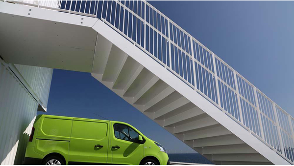 renault-trafic-panelvan (10).jpg