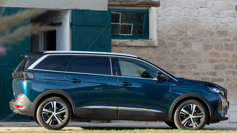 peugeot_5008_gt_41_0585038c076b04f4.jpg