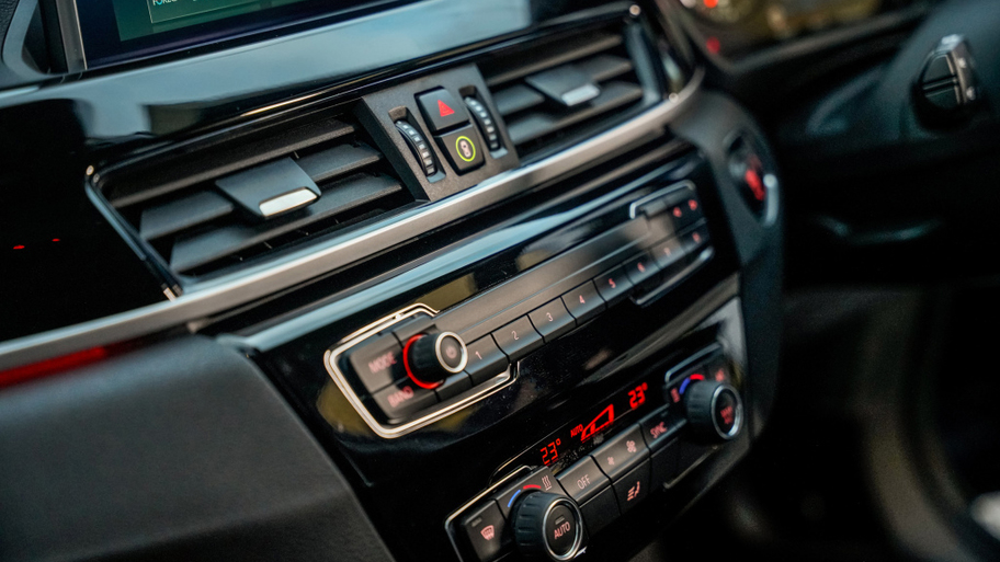 bmw_x1_sdrive18i_121.jpg
