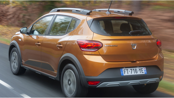 dacia_sandero_stepway_557_058c03320b39079e.jpg