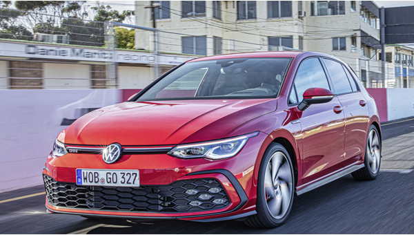 volkswagen_golf_gti_29_018302ab0867060a.jpg
