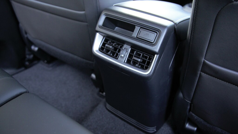 isuzu_d-max_dl40_double_cab_41.jpg