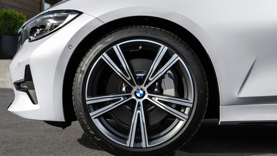 bmw_320d_sport_81.jpg