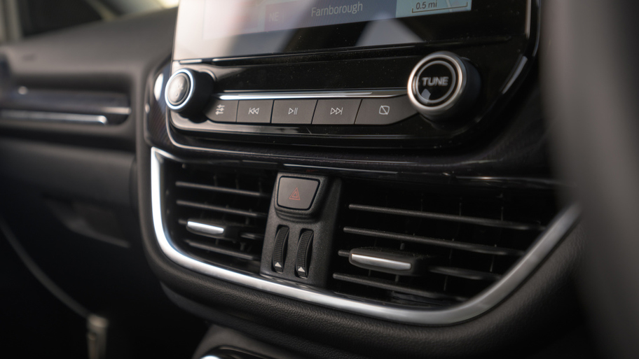 ford_puma_titanium_21.jpg
