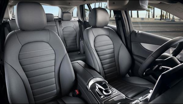 4 kapaklı bir kompakt sedan olan Mercedes-Benz C Serisi, 1982 yılından bu yana Mercedes-Benz W201 modelinin yerine üretiliyor.  C Serisi, E, SL ve S serilerinin altında yerini alıyordu. Daha sonraki yıllarda Mercedes-Benz markasını üst seviyelere taşıyan modellerden biri olmayı başardı. Sedan, Coupe ve Cabriolet gövde seçenekleri ile otomobilseverlerin karşısına çıkan Mercedes-Benz C Serisi, dört valfli dizel motora sahip dünyanın ilk binek otomobili olma özelliği taşıyor.