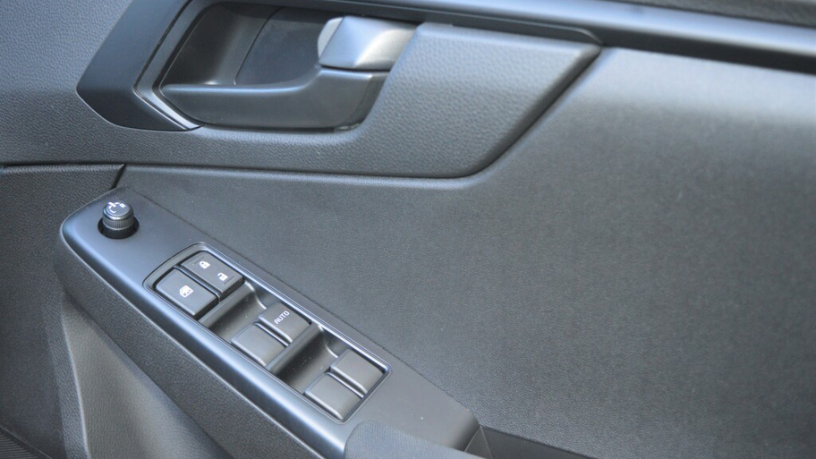 isuzu_d-max_utility_double_cab_4.jpg