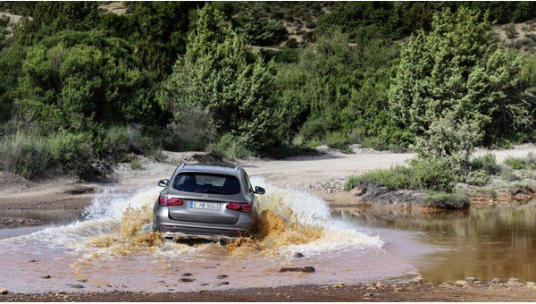 mercedes-glc-off-roader (16).jpg