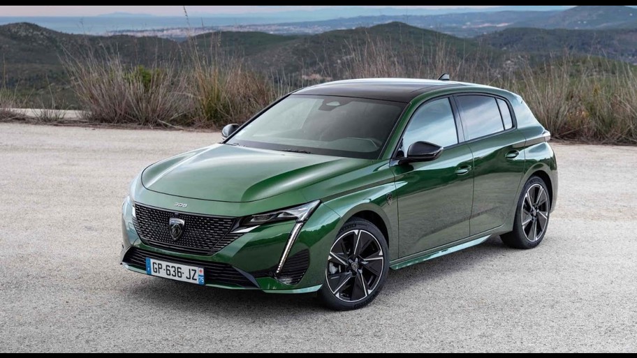 Üst düzey tasarımıyla PEUGEOT 308, güçlü karakteri ve dinamizmi sayesinde çevresindeki tüm arzu dolu bakışları üzerine topluyor. PEUGEOT 3D i-Cockpit ve ileri teknolojilerle donatılmıştır, bu sayede geçirdiğiniz her anın size özel ve keyifli olmasını garanti eder.