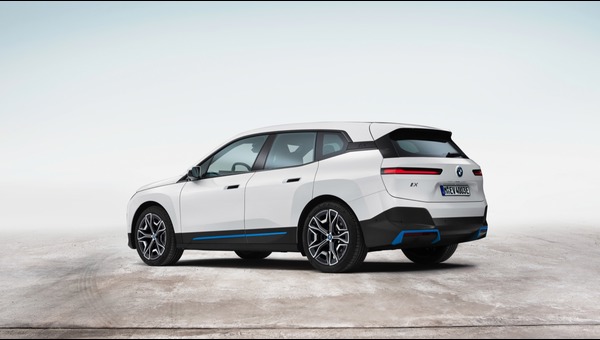 BMW İX