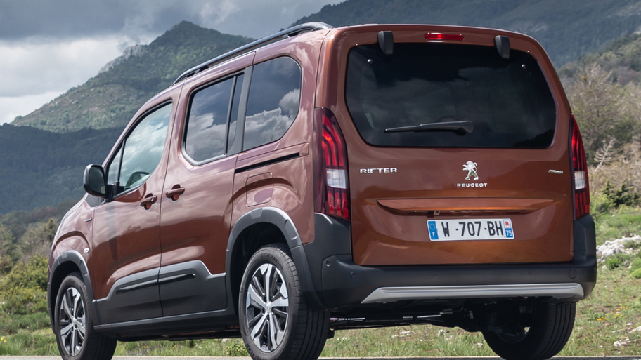 peugeot_rifter_gt_line_41_06f502bd05d503f7.jpg
