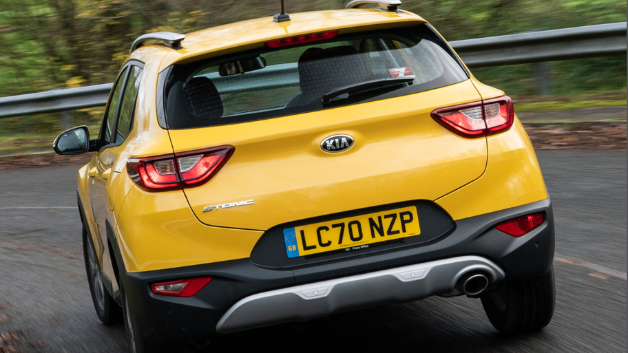 kia_stonic_21_05f802f6092d06e6.jpg