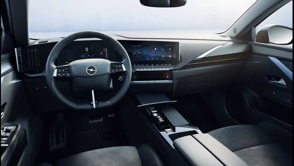 Yeni Opel Astra Elektrik, cesur tasarım dilini tamamen elektrikli ve emisyonsuz sürüş teknolojisi ile birleştiriyor. Alman mühendisliğinin ruhunu taşıyarak yeni bir sürüş deneyimine öncülük ediyor.