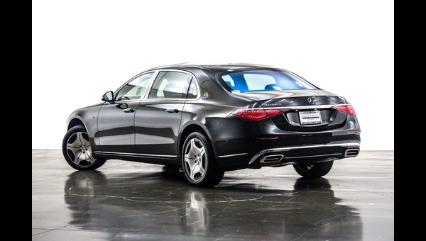 Mercedes-Benz Maybach Sedan