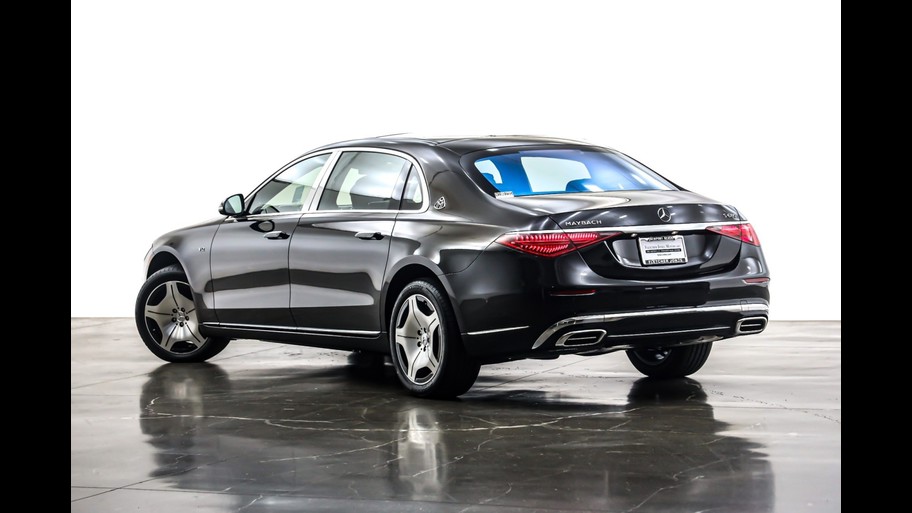 Mercedes-Benz Maybach Sedan