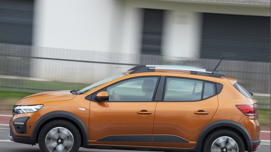 dacia_sandero_stepway_875_016f00890e2f0aa9.jpg