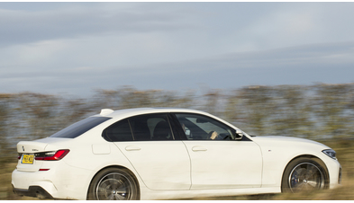 bmw_330e_m_sport_522_050304330d7809f9.jpg