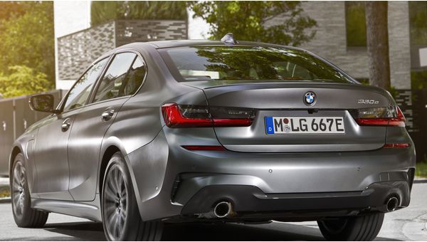 bmw_330e_m_sport_394_0415038611cc0c32.jpg