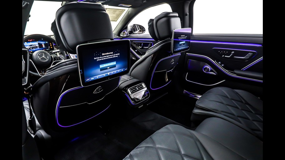 Mercedes-Benz Maybach Sedan