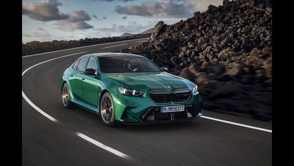 BMW M Serisi M5 xDrive PHEV