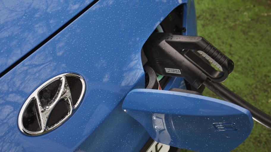 hyundai_kona_electric_817.jpg
