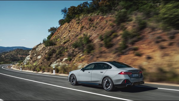 BMW i5 Sedan