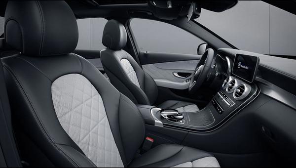 4 kapaklı bir kompakt sedan olan Mercedes-Benz C Serisi, 1982 yılından bu yana Mercedes-Benz W201 modelinin yerine üretiliyor.  C Serisi, E, SL ve S serilerinin altında yerini alıyordu. Daha sonraki yıllarda Mercedes-Benz markasını üst seviyelere taşıyan modellerden biri olmayı başardı. Sedan, Coupe ve Cabriolet gövde seçenekleri ile otomobilseverlerin karşısına çıkan Mercedes-Benz C Serisi, dört valfli dizel motora sahip dünyanın ilk binek otomobili olma özelliği taşıyor.