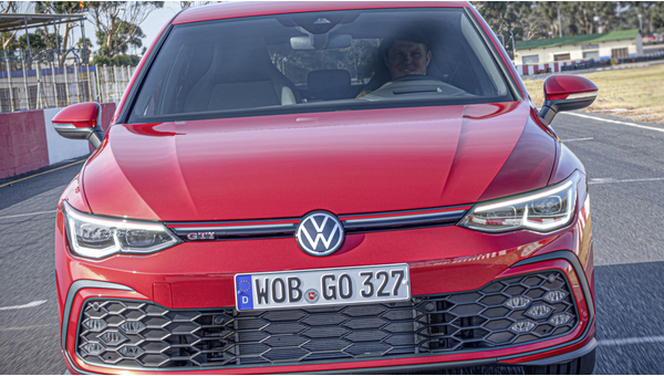 volkswagen_golf_gti_64_017a017511610ca0.jpg