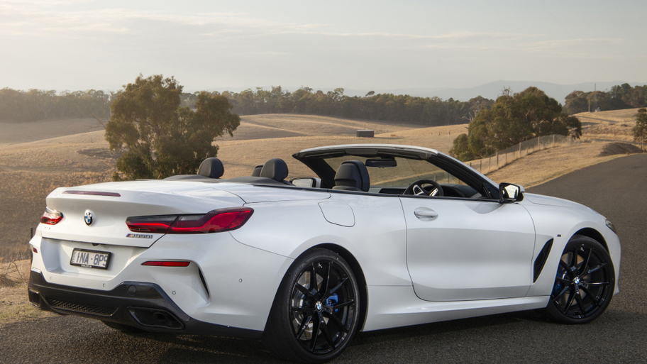 bmw_m850i_xdrive_cabrio_32_03bf019d0b57079a.jpg