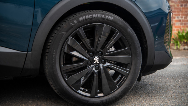 peugeot_3008_gt_sport_78.jpg