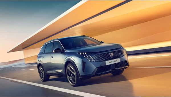Peugeot e-5008