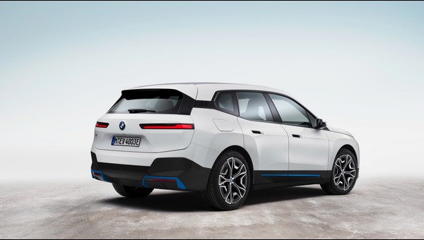 BMW İX
