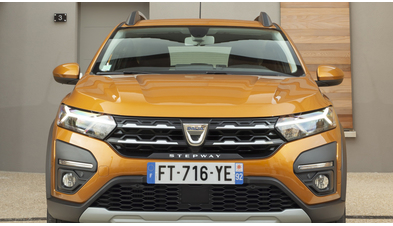 dacia_sandero_stepway_205_020c0b1d08e50698.jpg
