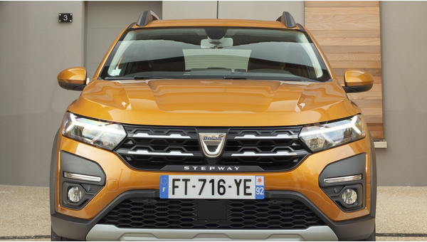 dacia_sandero_stepway_205_020c0b1d08e50698.jpg