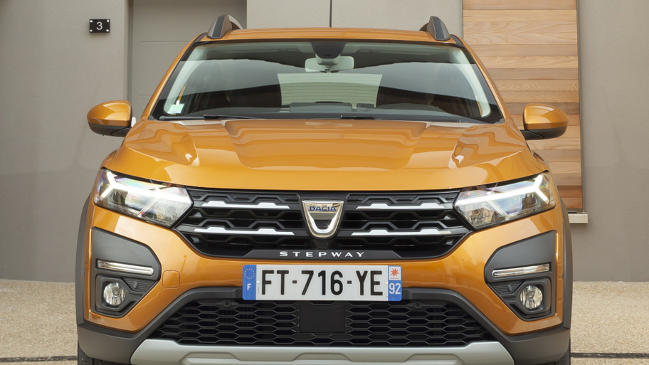 dacia_sandero_stepway_205_020c0b1d08e50698.jpg