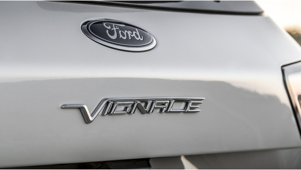 ford_kuga_vignale_plug-in_hybrid_89.jpg