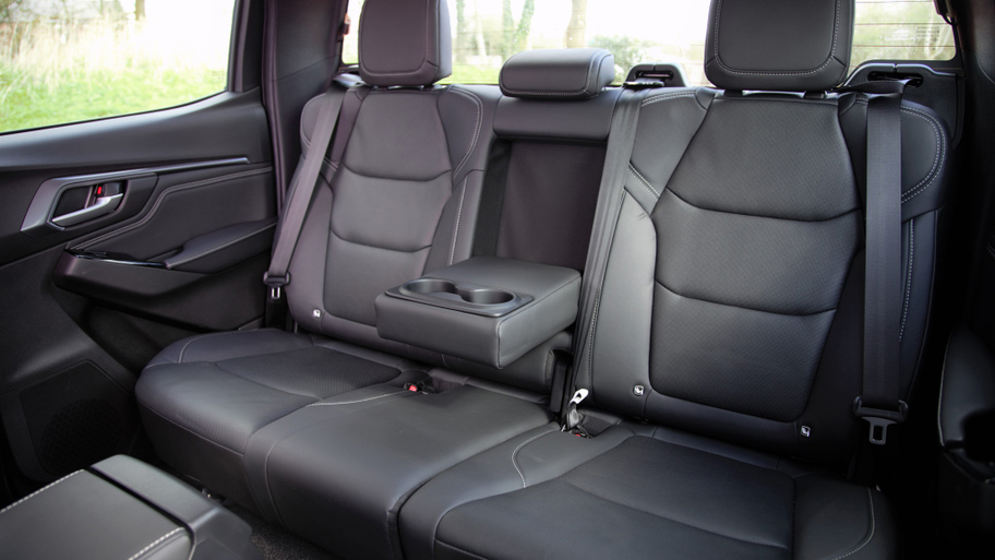 isuzu_d-max_dl40_double_cab_88.jpg