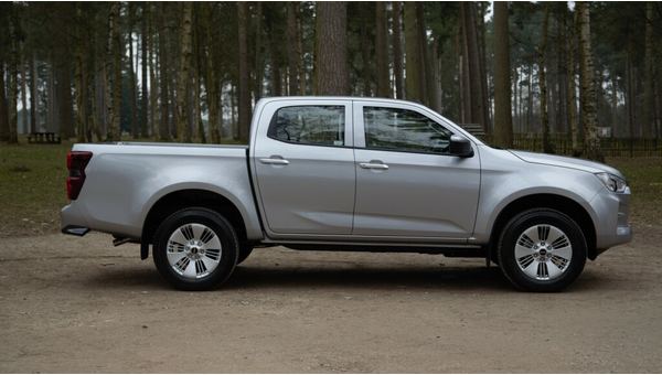 isuzu_d-max_dl20_double_cab_1.jpg